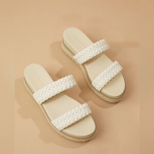 ✨NWT~Kryztal Braided Platform Sandals✨